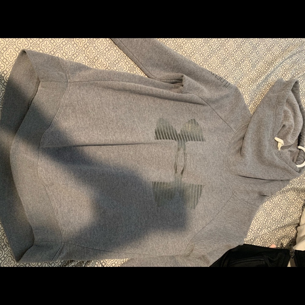 Under amour jacket size small